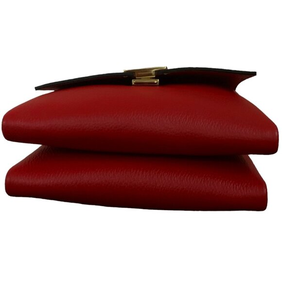 Made In Italy Leather Crossbody With Metal Chain - Picture 7 of 9